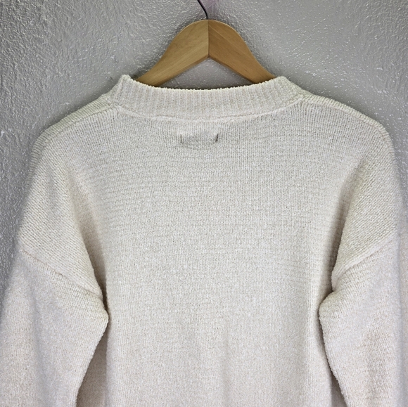 NWOT Rae Dunn Womens Crewneck Cream LOVE Print Sweater Size Xs - Picture 7 of 11